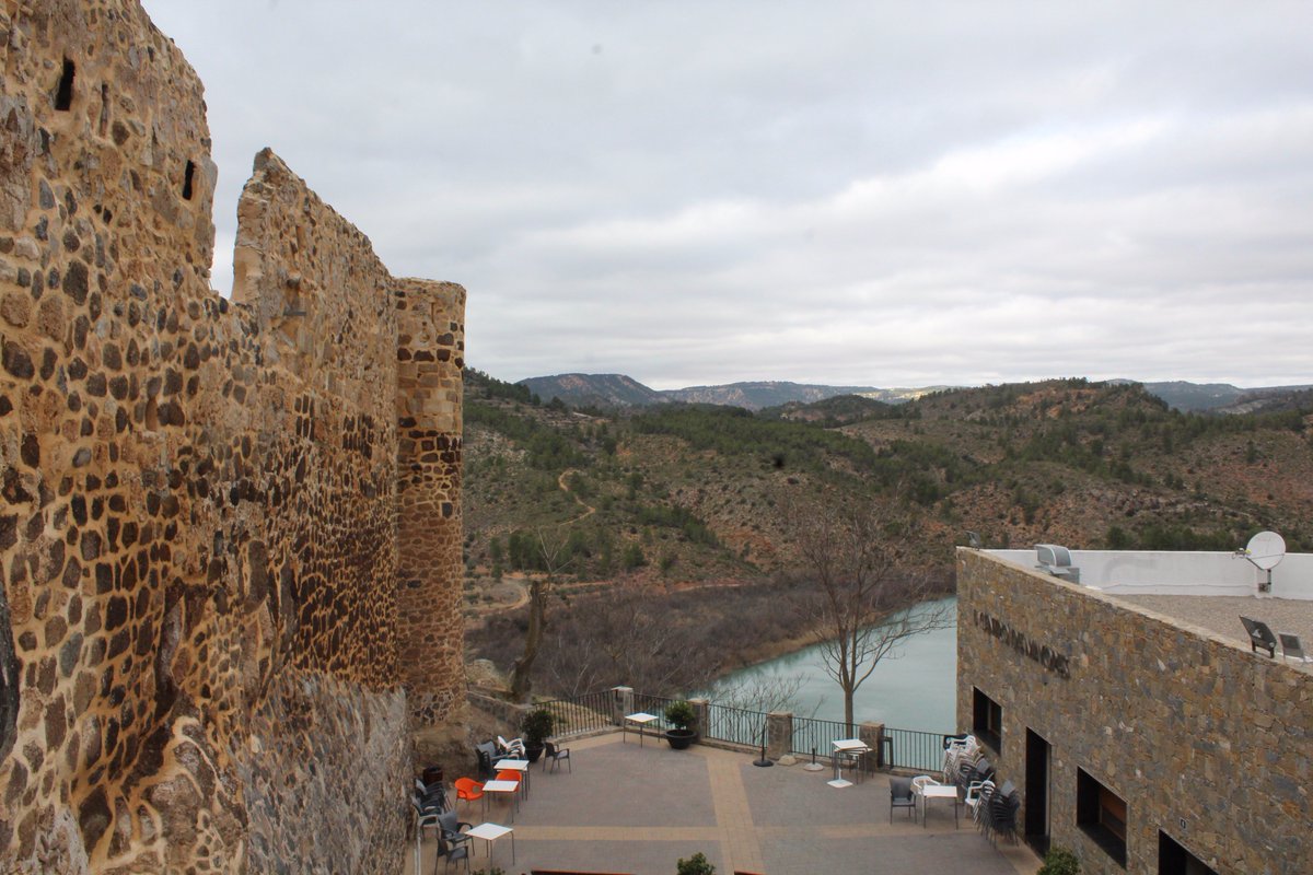 Chimo2015's tweet photo. Alumnos del IES Francisco de Goya, en la visita que vamos a realizar a Cofrentes, veremos también los rincones más pintorescos de esta localidad valenciana. https://t.co/snqEsY0GNj