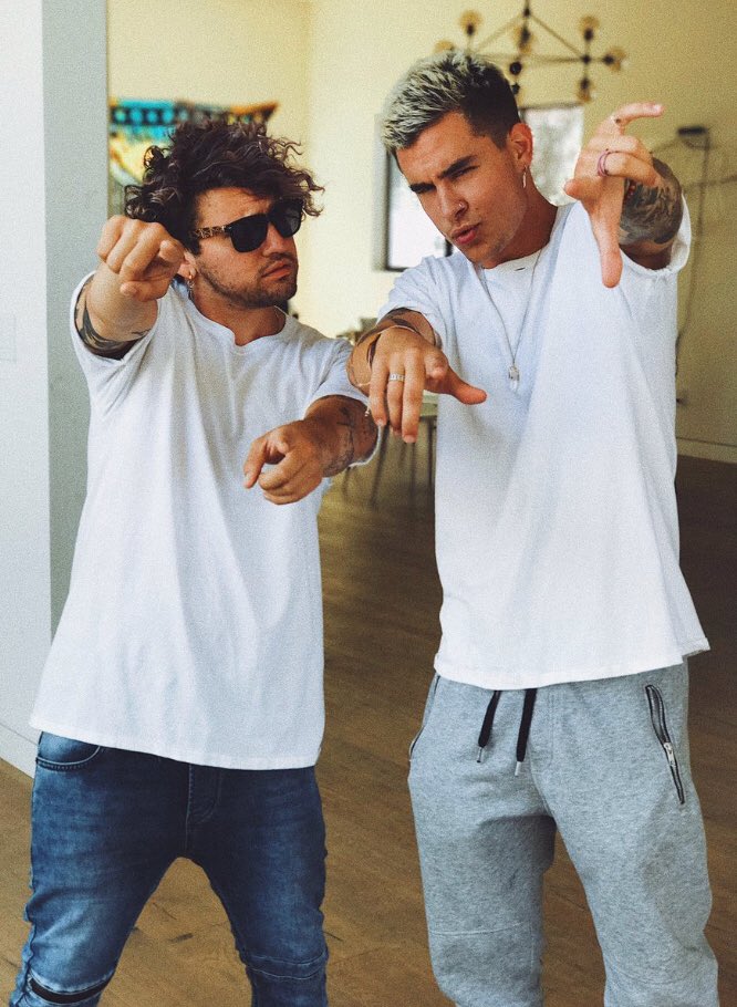 softkians's tweet photo. So proud of them #3YearsOfKnJ https://t.co/hmEy1lZQoE