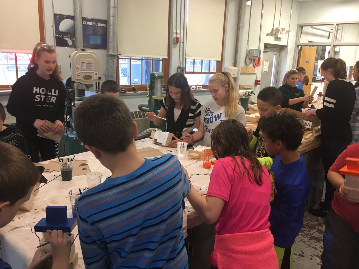 MountMarkhamCSD's tweet photo. STEAM activities today at @MountMarkhamCSD MS! Students engaged in problem solving, design, engineering, teamwork and much more! Great work! #MMMS #MMSTEAM #MMPride https://t.co/feIimmdUFd