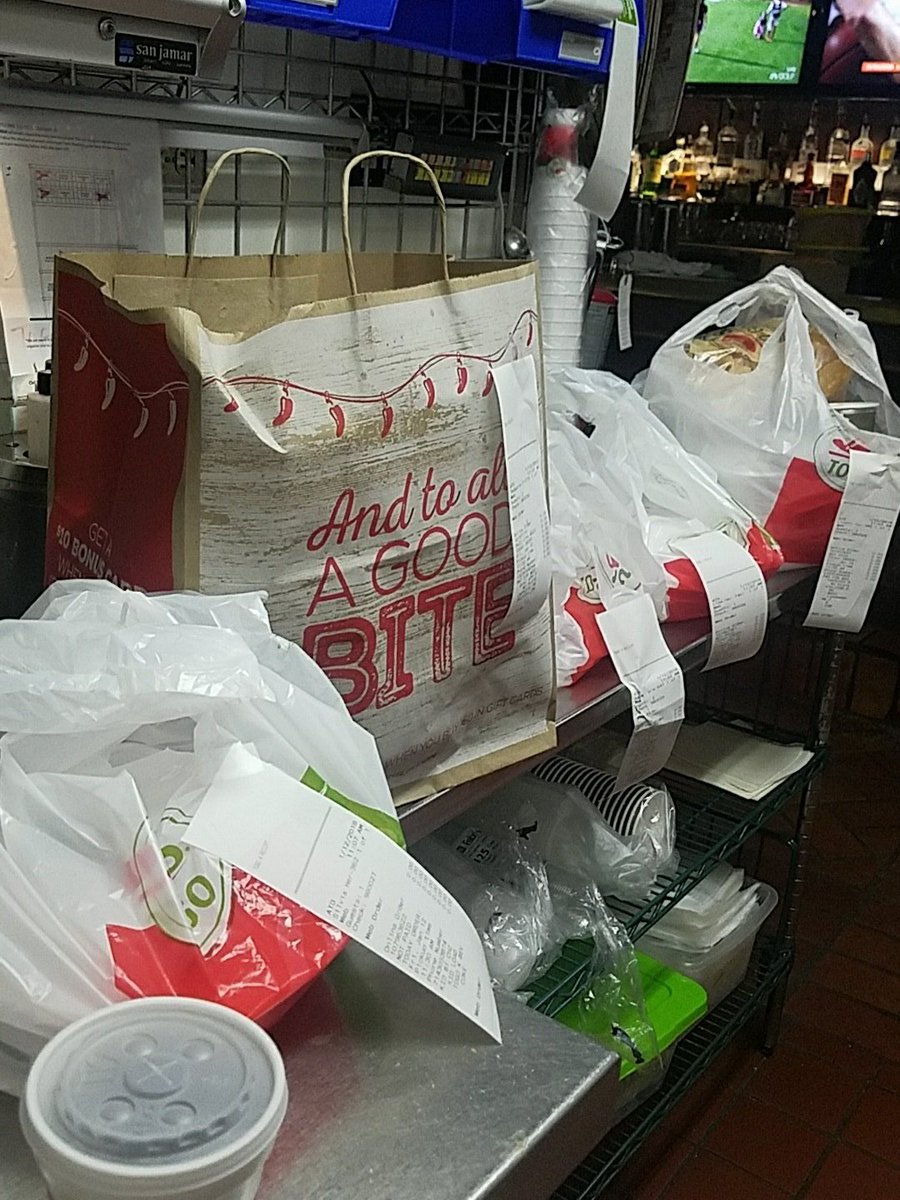Eileenz77's tweet photo. Our guests love us because we always have their to go orders ready, as they ordered at promised time! In a hurry?? Use our app to order and we will even bring it to your car!! #chilislove @Paulgaoun https://t.co/v2iYKCDfjZ