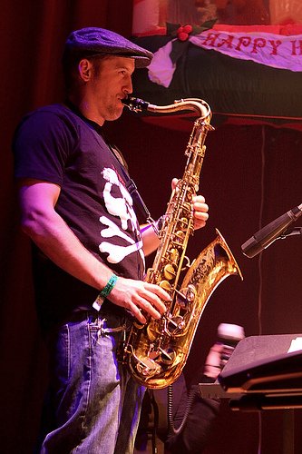 En el día de hoy saludamos a Jason Freese que está festejando su cumpleaños número 43. Happy Birthday Mr. Freese! 