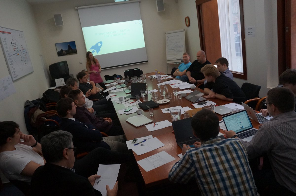 StartupsCZ's tweet photo. #Bootcamp for 11 Czech #startups who will be in incubators across the world with the program #CzechAccelerator  @CzechInvest_CZ #SiliconValley @janchmelikCI @mira_tenkl #Singapore #NewYork https://t.co/vbKFFIFD2N
