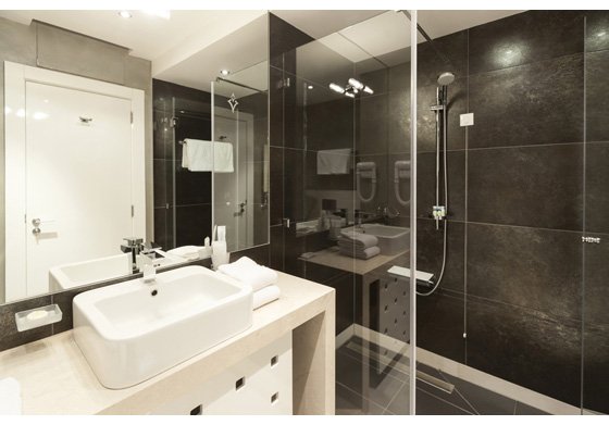 AllTeamGlass's tweet image. Tired of those old plastic curtains? Ready for your dream reno? Give your new bathroom the look you really want - check out our custom glass shower doors! Made with the #allteamglassadvantage #customglassdoors

goo.gl/MLc5ic