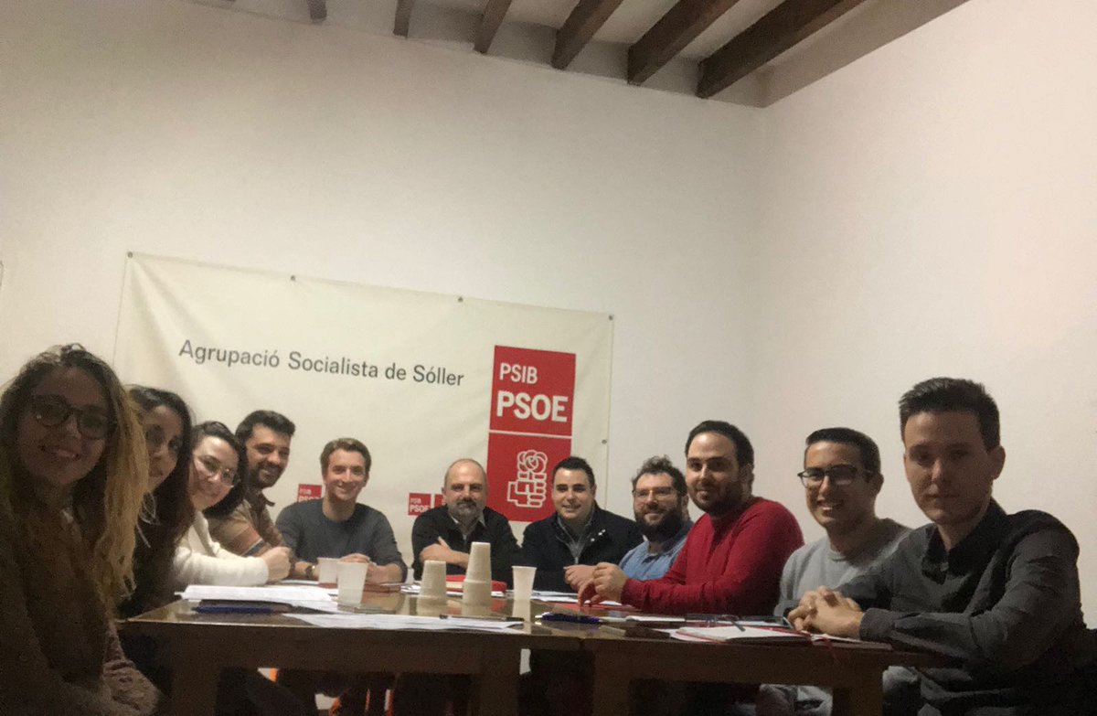 jsibalears's tweet image. Reunim la nostra executiva a Sóller i passant sense pagar pel Túnel 😉 i 
1️⃣ Valorant positivament la tasca en matèria de polítiques de joventut del @goib
2️⃣ Iniciant l'organització de la nostra Conferència Política 2018 que elaborarà la nostra proposta electoral jove
#JSIB