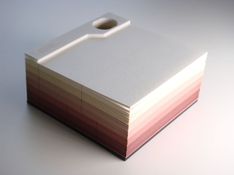Johnny_suputama's tweet image. The Omoshiro ("fun") Block is a note pad that excavates well-known Japanese landmarks as they're used spoon-tamago.com/2018/01/12/omo…
