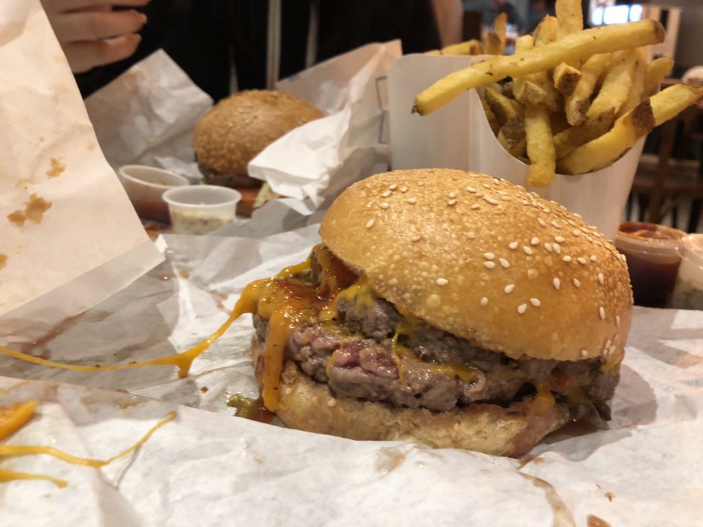 Encore merci <a href="/SmileyTrains/">Smiley Trains</a> pour ce conseil si savoureux qui a maintenant quelques années 😋😋😋 @KingMarcelFR (le supplément viande 3€ vaut le coup😁 #TeamGras )