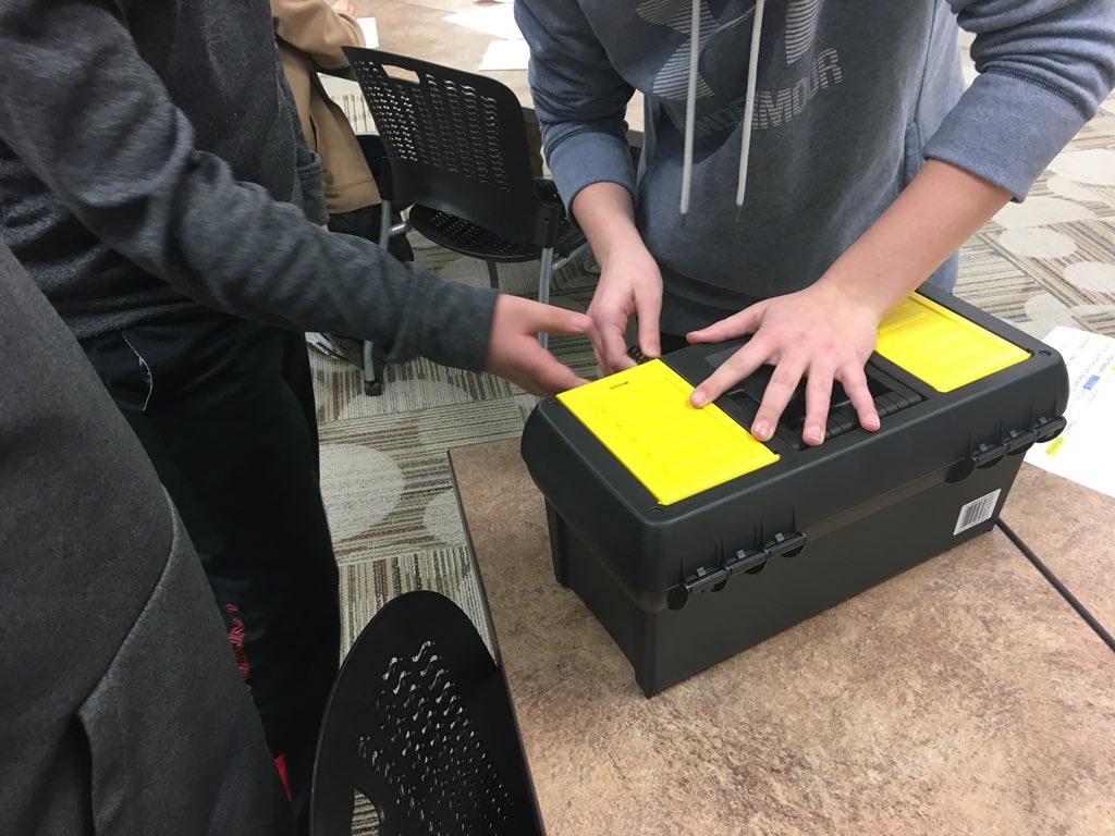 IkeLearnCommons's tweet photo. 7th grade C2 class participating in a digital citizenship Breakout Edu game #sdnblearns https://t.co/NWeflm454g