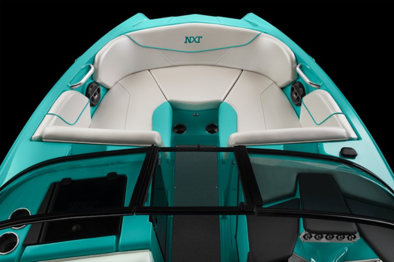 That Calypso Green though 😍 🙌

Check all the features of the 2018 NXT20 here: qoo.ly/kkq4u
 #mastercraft #nxt20 #watersports