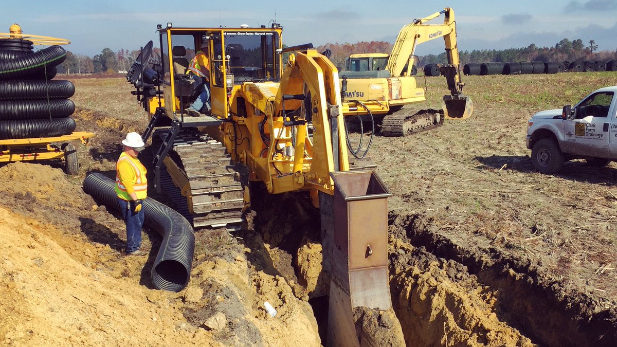 ClarkFarmDrain's tweet photo. Throwback to 15” #Tile17 install. #AgWater #Drainage #WaterManagement #SubsurfaceIrrigation #Irrigation https://t.co/RTcjSf96MO