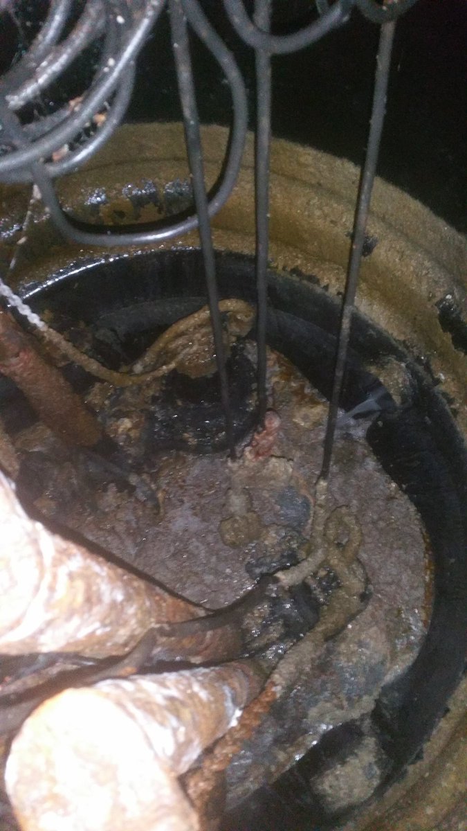 basementpump1's tweet photo. Just another Friday night #oncall for our #pumpengineers.. it's important to service your #pumpstation every six months in a commercial application. Freephone 0800 009 2120 to speak to a member of our team. https://t.co/uS3wSFWcAv
