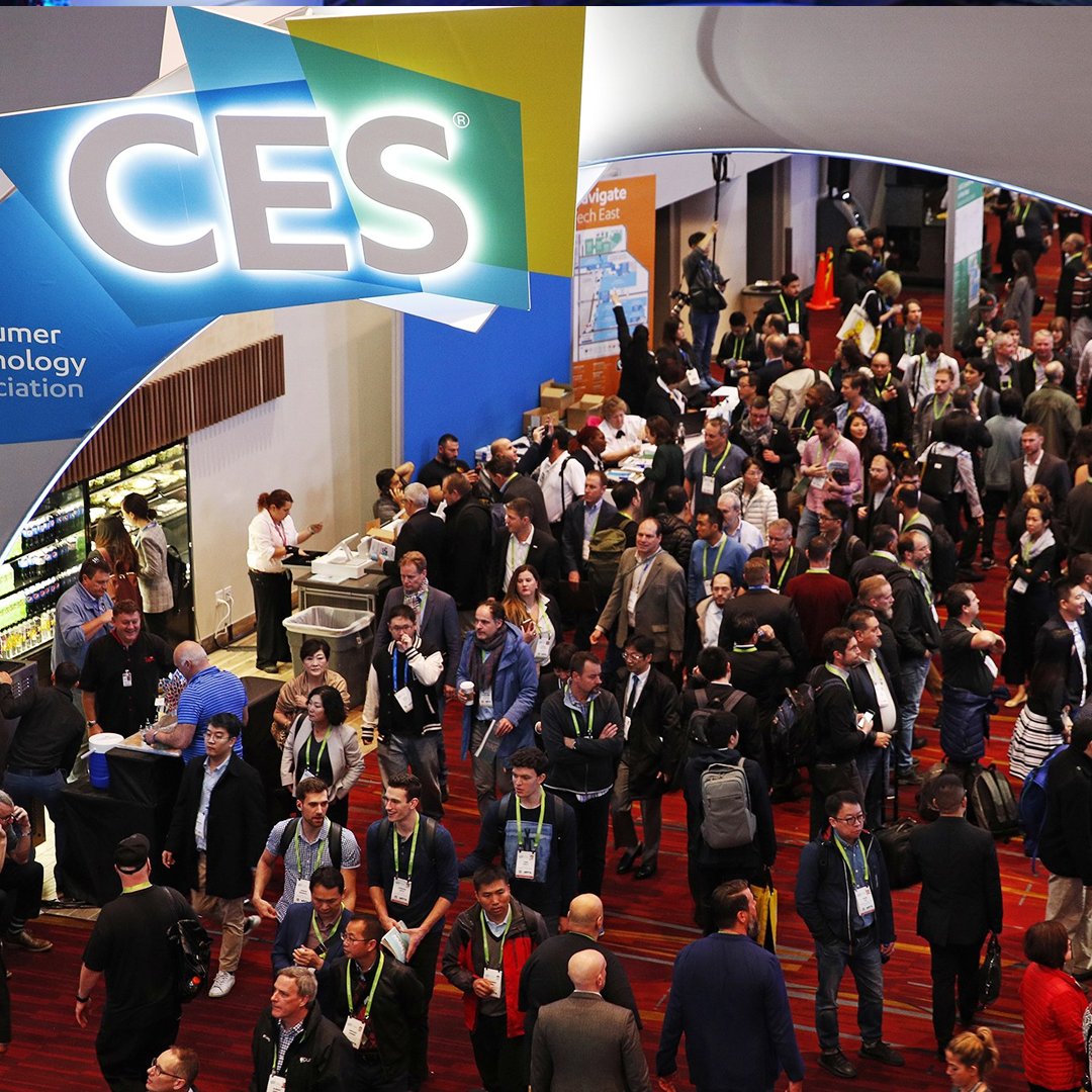 SPS_CORP's tweet photo. ¡Porque amamos y nos sentimos parte de la Revolución Digital! En @SPS_CORP dijimos "presente" en el #CES2018.
#SabíasQue ¿Cada año este evento reúne a miembros de la industria tecnológica de todo el mundo para mostrar las nuevas tendencias del futuro? https://t.co/PR2mP36ds0