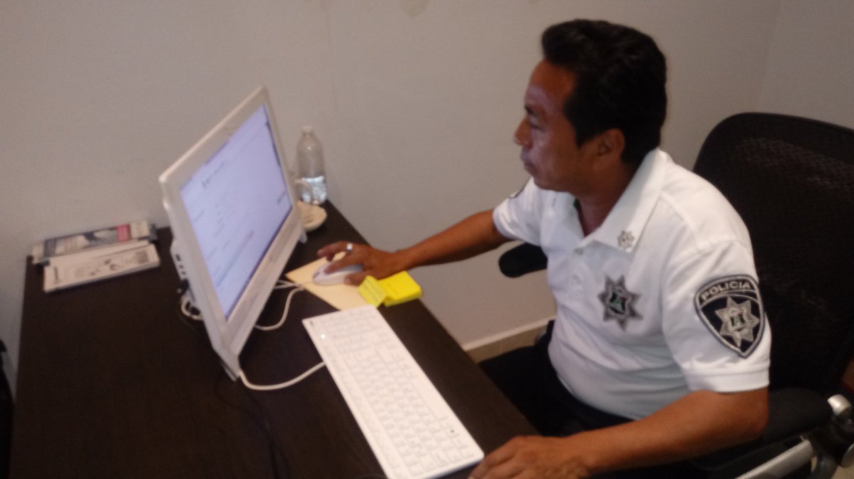 ¿Eres #ServidorPúblico de #QRoo ? Relexiona tu actuar en la #AdministraciónPública. El <a href="/iapqroo/">IAPQROO</a> <a href="/leonpres/">leon lizarraga</a> te da la oportunidad ! En el <a href="/PtoMorelosAyto/">Ayto. Puerto Morelos</a> @LFpuertomorelos @ICCALPMORELOS estamos cumpliendo...ingresa a http://35.185.59.255/valores/. #SoyIAPQROO <a href="/inap_mx/">INAP México</a> @sqcsnoticias