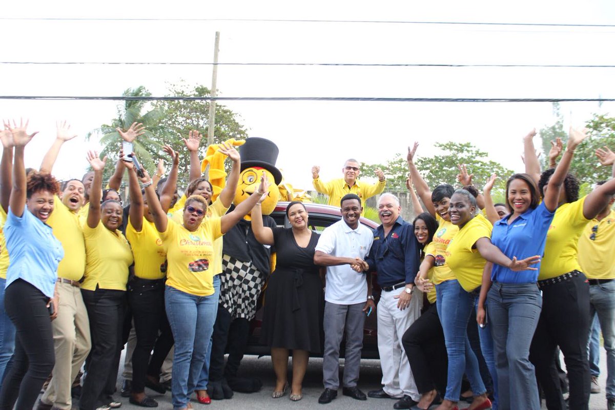 Congratulations to Moharie Newby who is driving into 2018 as the winner of The Best Dressed Christmas Promotion and the proud owner of a 2018 Hyundai Tucson. The Best Dressed Chicken family would like to thank all who participated and continue to make us #DiFavourite.