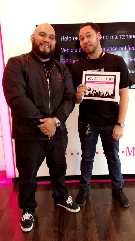 AngeloAcocella1's tweet photo. Ready to start my journey with ed and the team at exclusive!!! 🙌🏽 🙌🏽🙌🏽 EDUBNATION 🙌🏽🙌🏽🙌🏽@ricosuave209 @christianm293 @lloydbm4 @RealEWInc https://t.co/UdZ34dTZLo