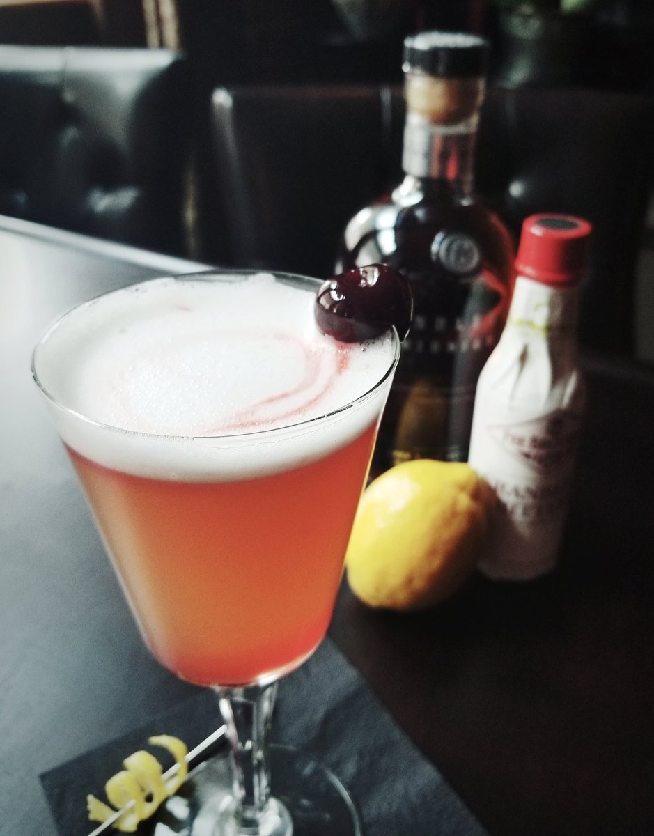 alchemylincoln's tweet photo. Don't wait too long! Our limited edition Whisky Sour is still available this weekend. Made with Pendleton Midnight, eggwhites, and cranberry bitters, this drink is perfectly sweet, tart, smooth, and just right for these chilly nights. https://t.co/cIiawo5qiA