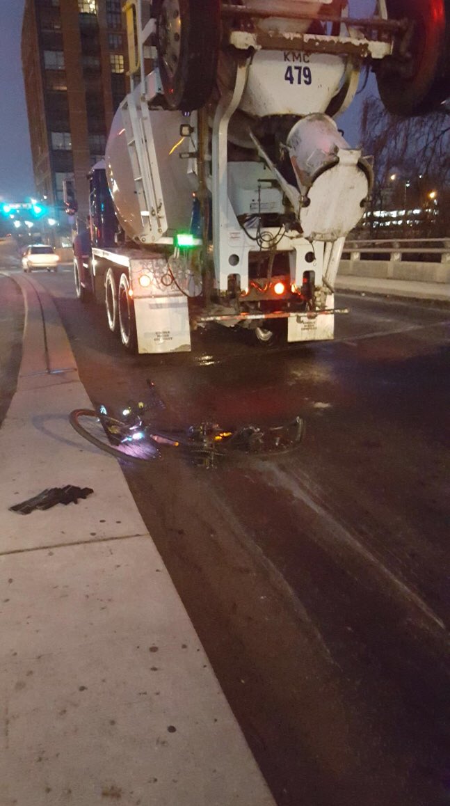 bobco85's tweet photo. This is NOT OK: my friend biking EB FourMileRunTrail #ArlingtonVA at Shirlington Rd x-ing, drivers blocking x-walk; had 2 go around &amp; nearly killed by Vulcan Mgt cement truck (dove off bike) @ArlingtonVaPD cited her 4 being out of x-walk; need safer x-ing @BikeArlington @WABADC https://t.co/4RXXA3AfNF