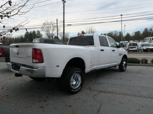 HendersonAuto's tweet image. Tackle the toughest jobs with a versatile, heavy-duty #RAM 3500. ow.ly/58Di30hz3St