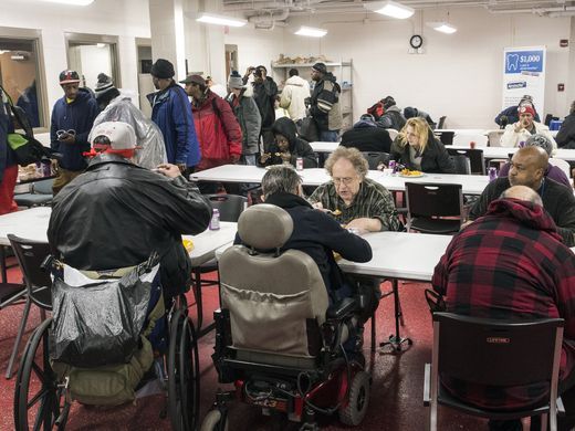 phillipmbailey's tweet photo. NEW: Wayside Christian Mission preps to bring in record numbers of homeless people tonight amid winter weather in #Louisville https://t.co/x7HnQYtLi2 #lousnow https://t.co/E65RJ0Lyrr
