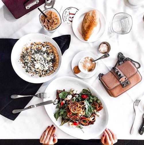 📸: the perfect end to your work week. Tag your friends and head to dinner and drinks at <a href="/Brasserie19/">Brasserie 19</a>! #Friyay #Brasserie19
