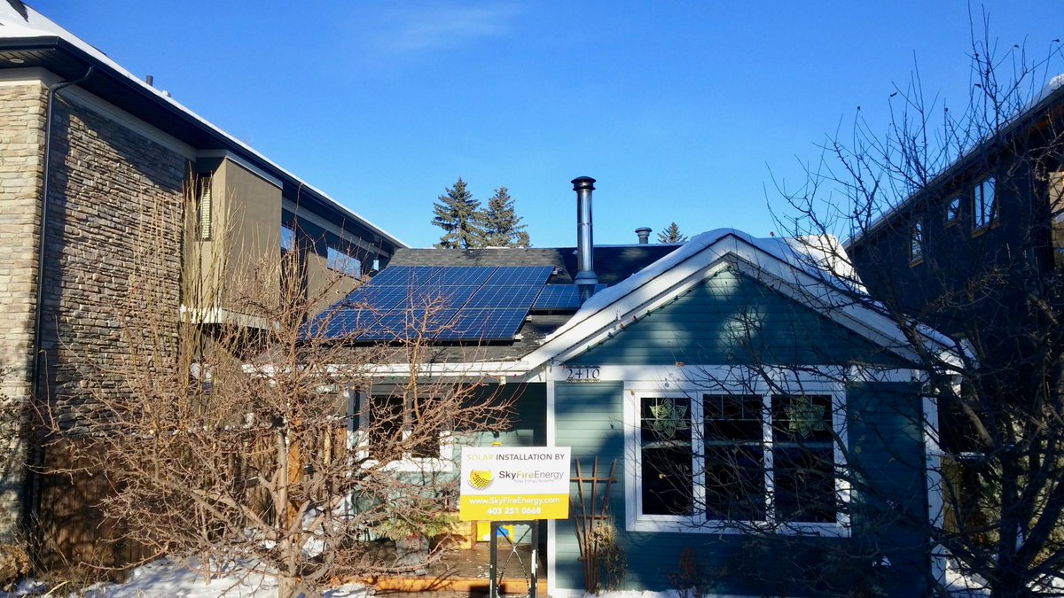 SkyFireEnergy's tweet photo. SkyFire's Array of the Week!

We recently installed this 3.05 kW system right here in Calgary. It has been approved for the @efficiencyAB solar rebate grant!

#Calgary #Alberta #solar #rebate #energyeffiency #renewables
#ArrayOfTheWeek https://t.co/9jvsqCWIC9