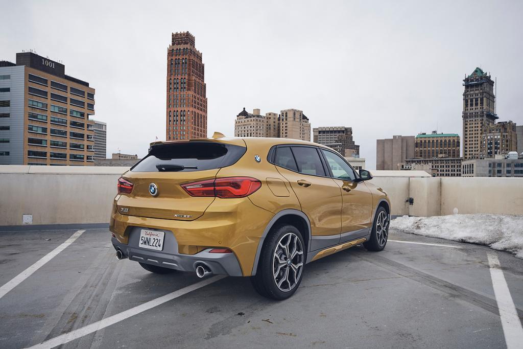 BMW's tweet image. Roaming the streets of Detroit: The first-ever #BMW #X2 debuts at #NAIAS on Monday. #BMWNAIAS
