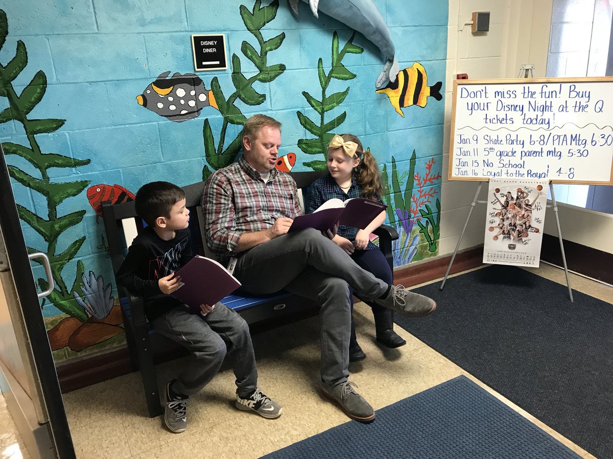 sps_disney's tweet photo. Dr. Anderson is a natural at connecting with kids, including talking with them about their goals &amp; data. His school visits keep him in touch, &amp; it’s obvious what  guides his decision making. @officialSPS https://t.co/Pymq7wow2b