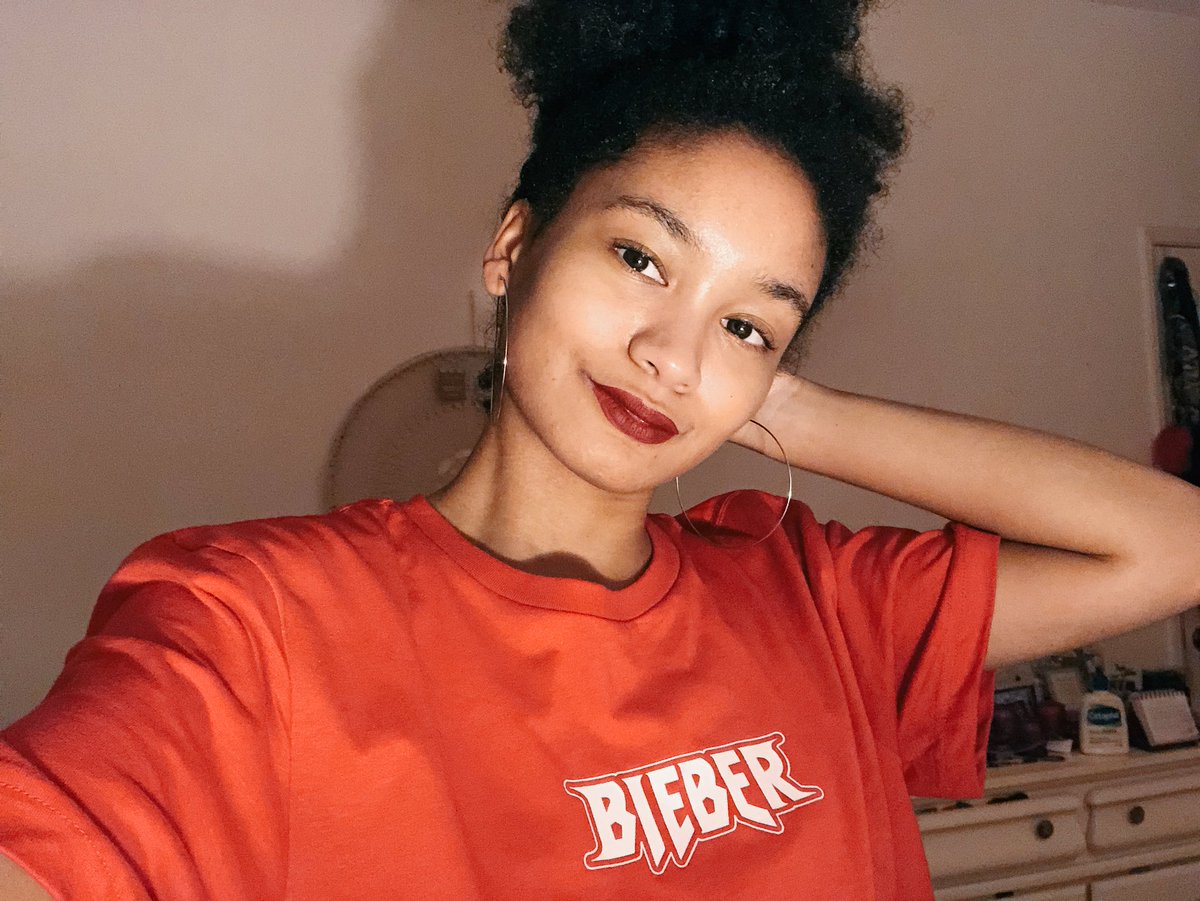 myaahhmxx's tweet photo. Wassup? @justinbieber #purposetourmerch #PurposeTour #stadiummerch β¨β¨β¨ https://t.co/DWy4yAhomQ