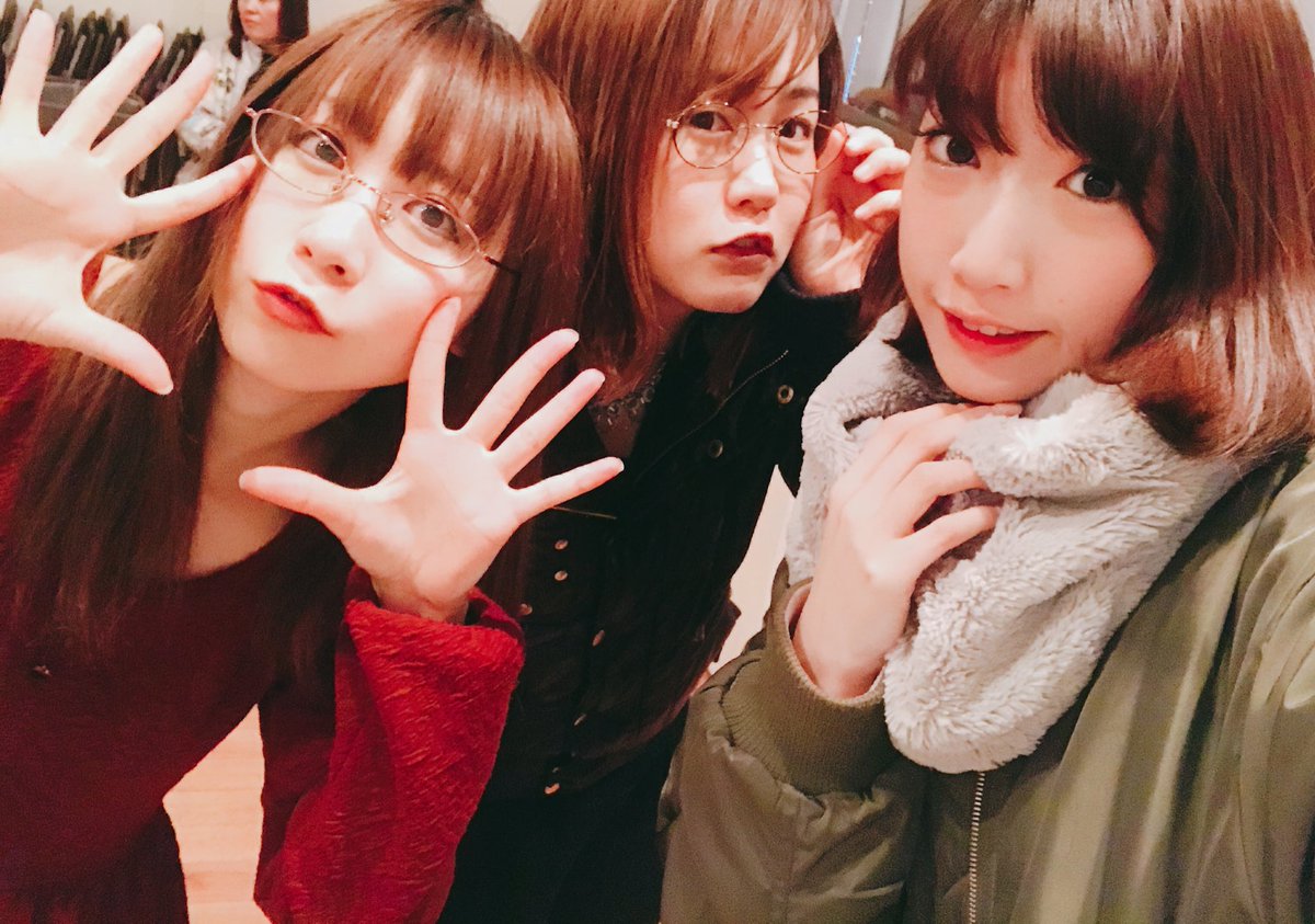 natsuhi818's tweet photo. 衣装の感想ありがとうございます😍
アイドルちゃんの衣装とかはいろいろ作っていきたいなぁ～
昨日は2人とも撮ったよ💕
ライブお疲れ様(*´-`*) https://t.co/PoN2zFmnRE