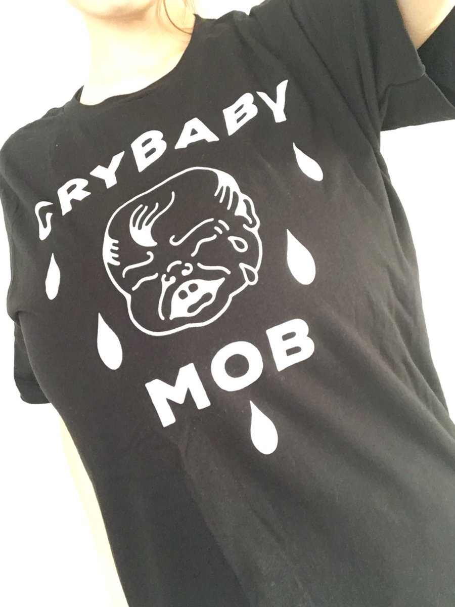 Hitomi_official's tweet photo. CRY BABY T-shirt😂👶so cute and funny lol https://t.co/xpiMkoW8eg