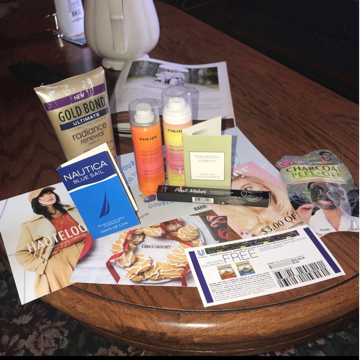 MommaBriLizzy's tweet photo. @influenster #TinselVoxBox #complimentary https://t.co/d6tXtTaycc