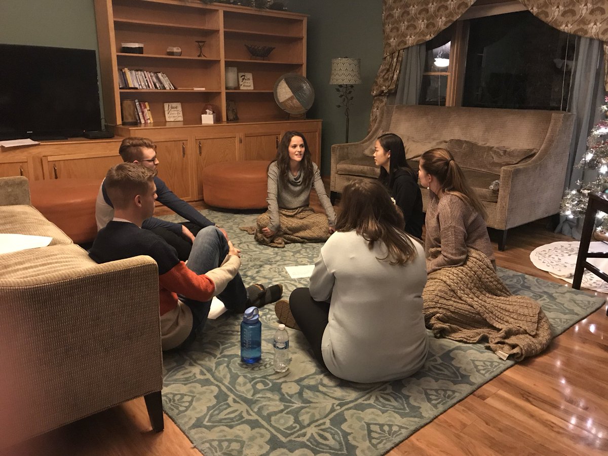 HopeCongress's tweet photo. Congress had a great night planning for this semester while having a little fun! #retreat https://t.co/owkDdfzM4d