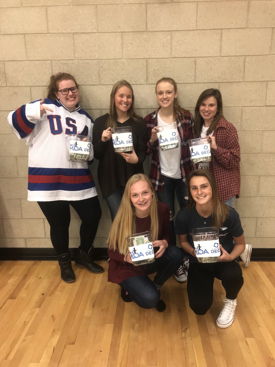 Thanks to these wonderful young ladies #Play4MDA raised over $300 in ONE MINUTE!! Thank you to all who supported tonight!!