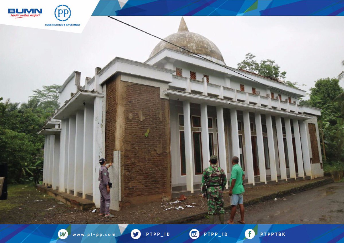 PTPP_ID's tweet photo. Selamat pagi, Sahabat PP!
Peduli korban gempa Tasikmalaya, PTPP melalui proyek Bendung Leuwikeris memberikan material bangunan untuk membangun fasilitas umum masjid di Desa Rajadatu, Kecamatan Cineam, Tasikmalaya (12/1/2018).
#PTPPpeduli
#infrastructure2division
#PTPP https://t.co/kZqlLdf2c4