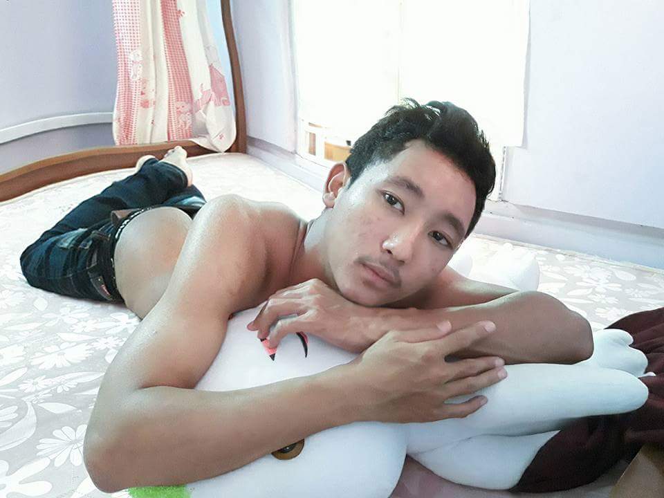 k9N2yNRUTzQJhGe's tweet photo. တစ္ေယာက္တည္းအိပ္ကမာပ်င္းလုိ႔
အတူတူအိပ္ရေအာင္လားfriတုိ႔😁😁😁 https://t.co/EeNtKqkRIz