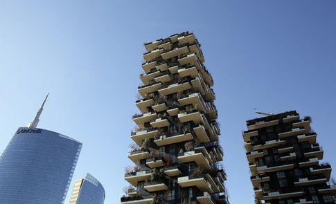 wef's tweet photo. Milan’s tree-covered skyscrapers are inspiring the world https://t.co/rCUEmrxhVG https://t.co/IqvtYpbf2C
