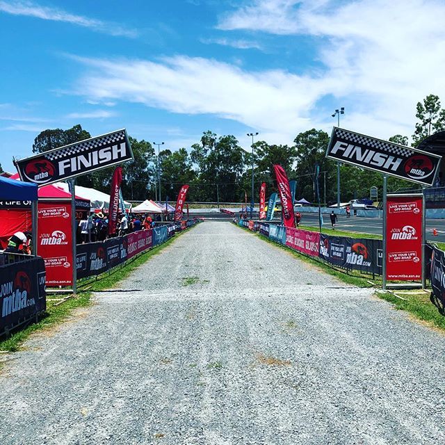 MobiusProject63's tweet photo. We’re here at Nerang, Gold Coast for @mtbaust national rounds 2&3. It’s bloody hot but @lukebrame is ready to rock. . . . #mtb #mobiusattaquer #bikebug #milesracing #swiftsports #cycling #mountainbike #mountainbiking #cyclingshots #cyclingphotos #bikepho… https://t.co/MNNyZYaLXv https://t.co/tEIjJPBRko