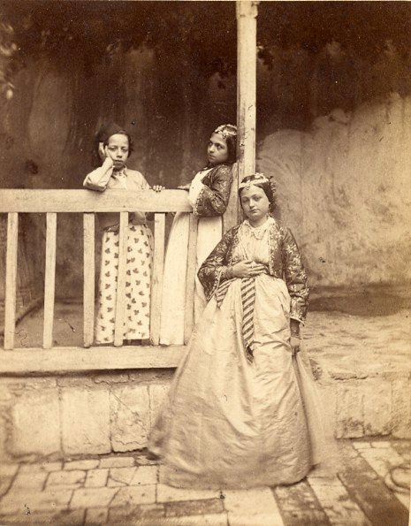 syria_throwback's tweet photo. A Jewish Lady from Damascus, #Syria. 
Photograph by: Ludovico Wolfgang Hart, 1865. https://t.co/YwokaJnBpz