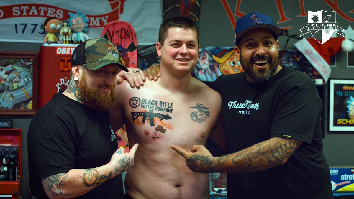 kineticinksac's tweet image. @kineticinksac  DROPPING BOMBS with @thereal_Rocco @VinnyRocPodcast @blckriflecoffee Nick Witte has LOTS of love for them both! Got that new @worldfamousink @electricink showing some great colors!
