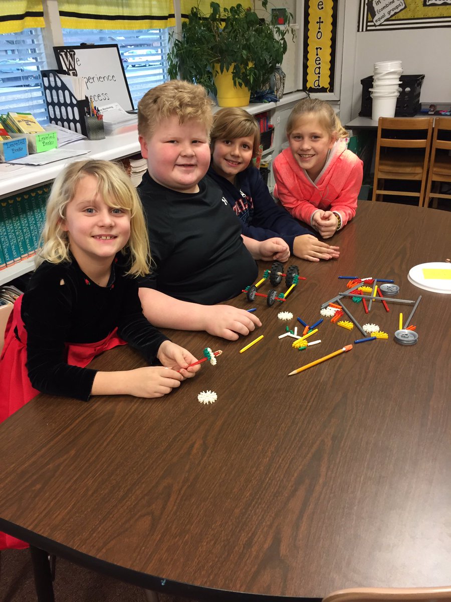 MrsEdwardsWest3's tweet photo. Look at these little engineers designing and creating vehicles! #weststory https://t.co/qXqoSMfGmK