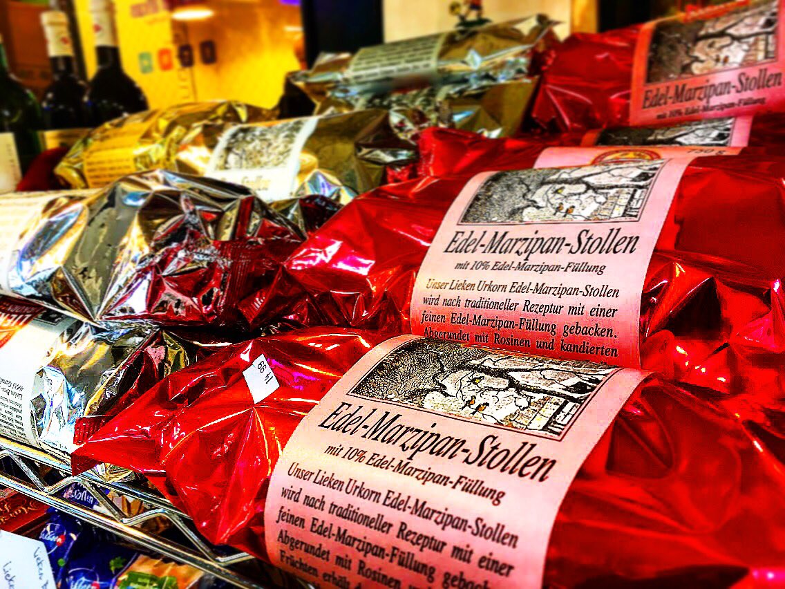 Usa Life Food Travel Happy Nationalmarzipanday Marzipanday Marzipan Seattlefood Edelmarzipan Marzipanstollen Stollen Germanfood Germansweets シアトル アメリカ シュトーレン マジパンの日 マジパン シュトレン ドイツ菓子