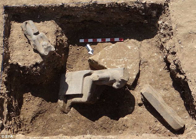 Saqaara's tweet photo. March 2017: 66 statues of the goddess Sekhmet found in Luxor!! https://t.co/JmaHpcpJlV #goddessalive #origin #womanpower https://t.co/ClyGFQG6i3