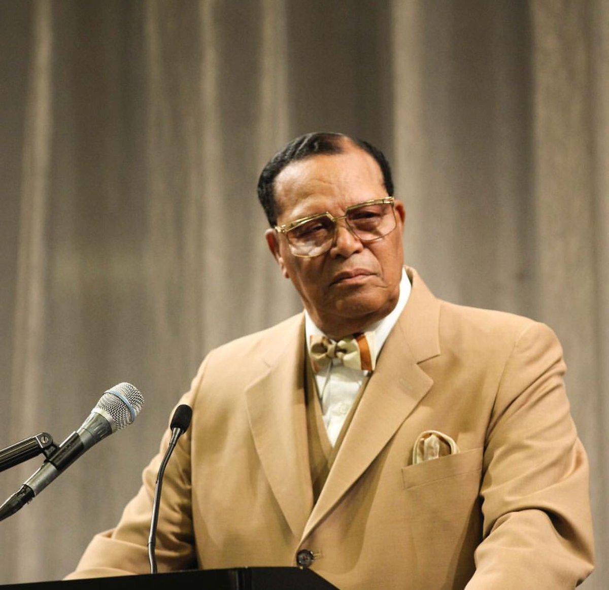 TheFinalCall's tweet photo. Farrakhan to members of the press: You can’t say what you really know to be the truth unless it passes the muster of those who are your bosses. Some of the press are assets of the CIA. They have deceived the people. https://t.co/RCBn1d9CVJ #Farrakhan #WarningToTrump https://t.co/7TD0lxFCCV
