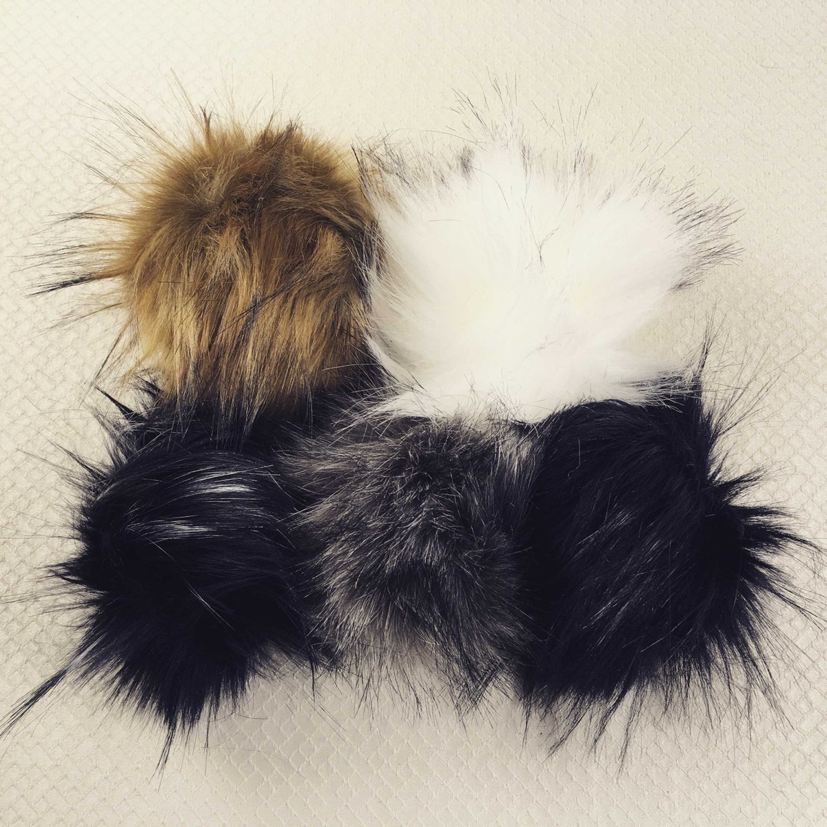NBFibres's tweet photo. Faux fur Pom Poms are now up in our Etsy shop! Extra large with snap attachments. Easy to use, and gorgeous.#etsy #knitting #knit #etsyshop #etsyseller #hat #crochet #handmade #etsyfinds #pompom #love #knittersoftheworld #makersgonnamake #fashion #crocheting #yarn https://t.co/AsH77dHEep