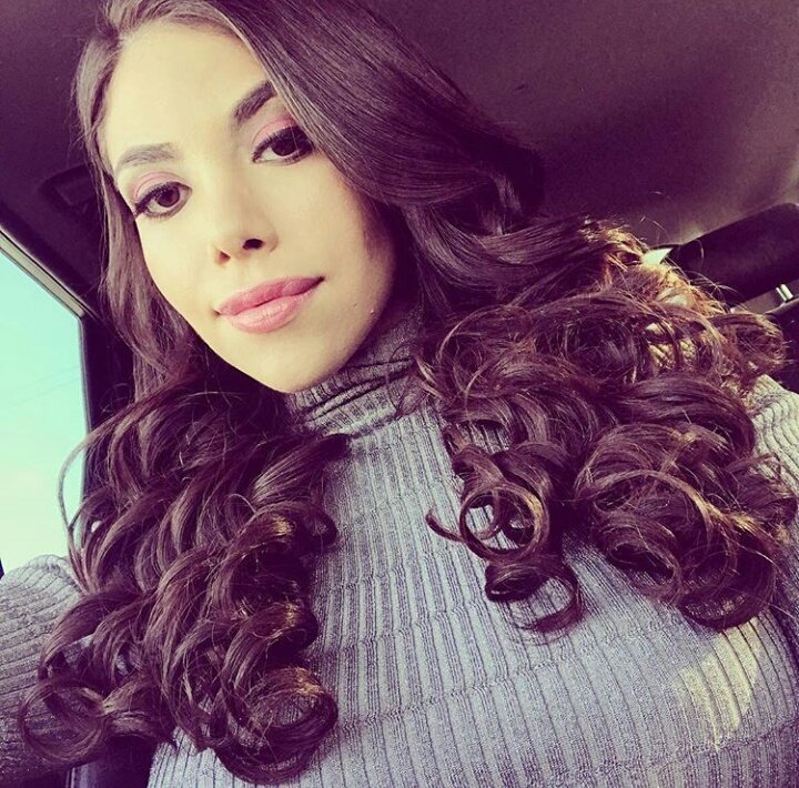 josevalles23's tweet photo. Saben algo, me encanta verlas fotos de @claudiamgrdz en lenceria, sexys y así pero éstas fotos me gustan mucho también #HERM0SA https://t.co/g07CYWDmgL