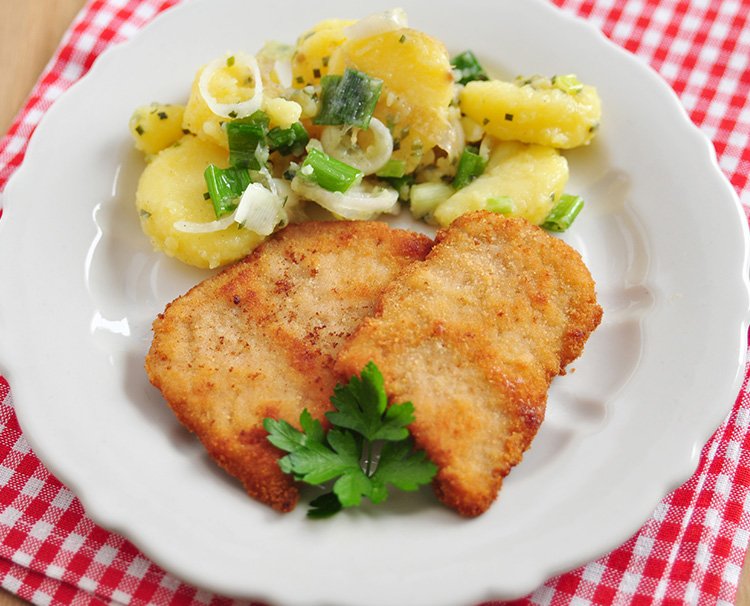 Outside of Austria, schnitzel is often made with chicken, beef or pork. However, the term “Wiener Schnitzel” is actually protected by law in #Austria —any dish using this term must be made from veal or called by another name. #FoodieFriday Viennese #Cuisine