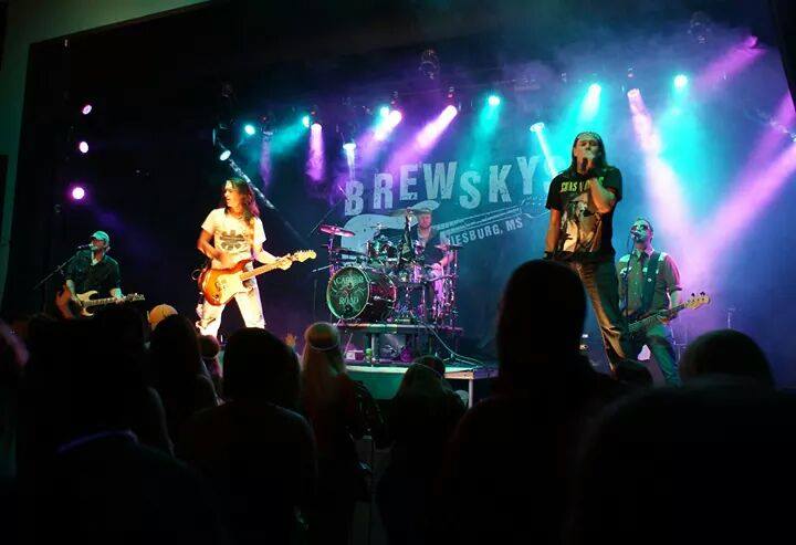 BrewskysHatti's tweet photo. Carter Road finally back at Brews!! Come hear some 80s, 90s and 2000s Rock and Pop Hits!! https://t.co/uCfZsZHHkc
