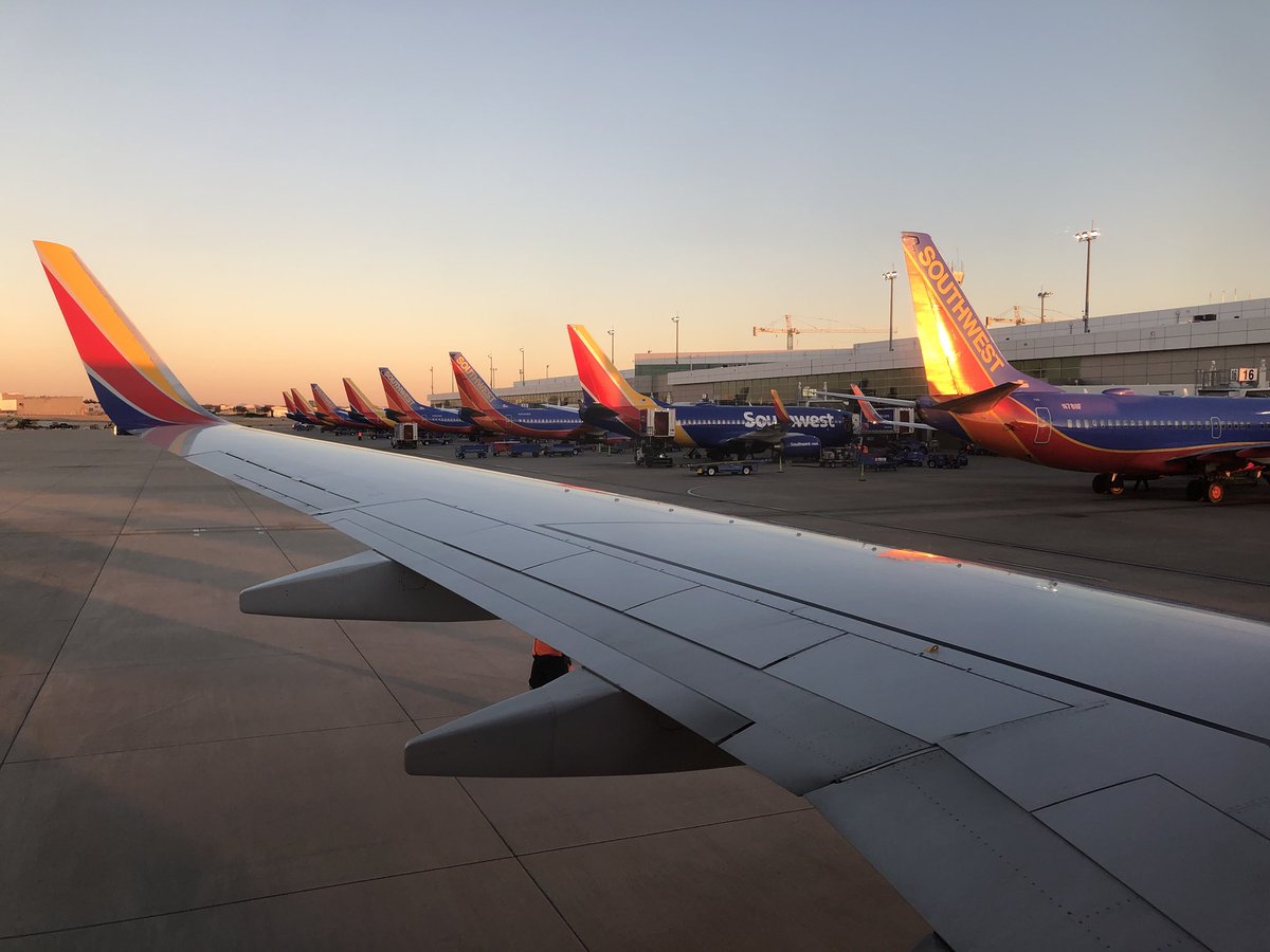SkipHarris's tweet photo. Departing @DallasLoveField on @SouthwestAir on a beautiful January evening! https://t.co/5HF5CRuDxR