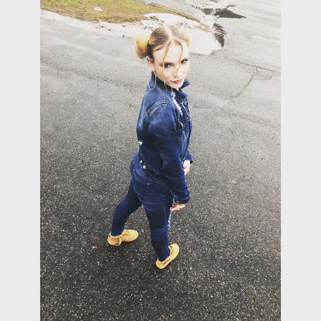 Shanglizz's tweet photo. Daddy was my photographer @g_nasty129 🌈😛 https://t.co/kMeSSKlZw7