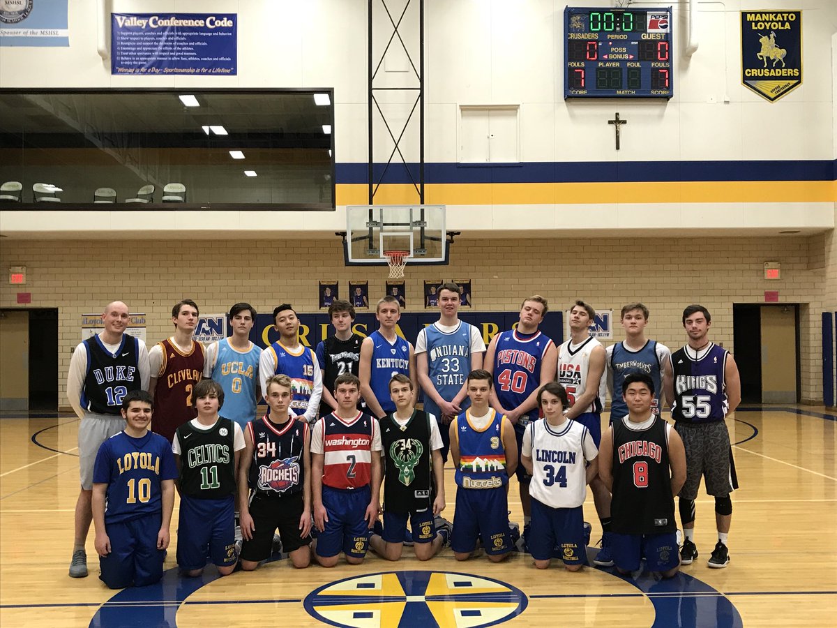 SaderBBall's tweet photo. We had to switch it up a little today. We went with a jersey themed practice! Great way to start off the weekend. #together https://t.co/2wDAul91m5