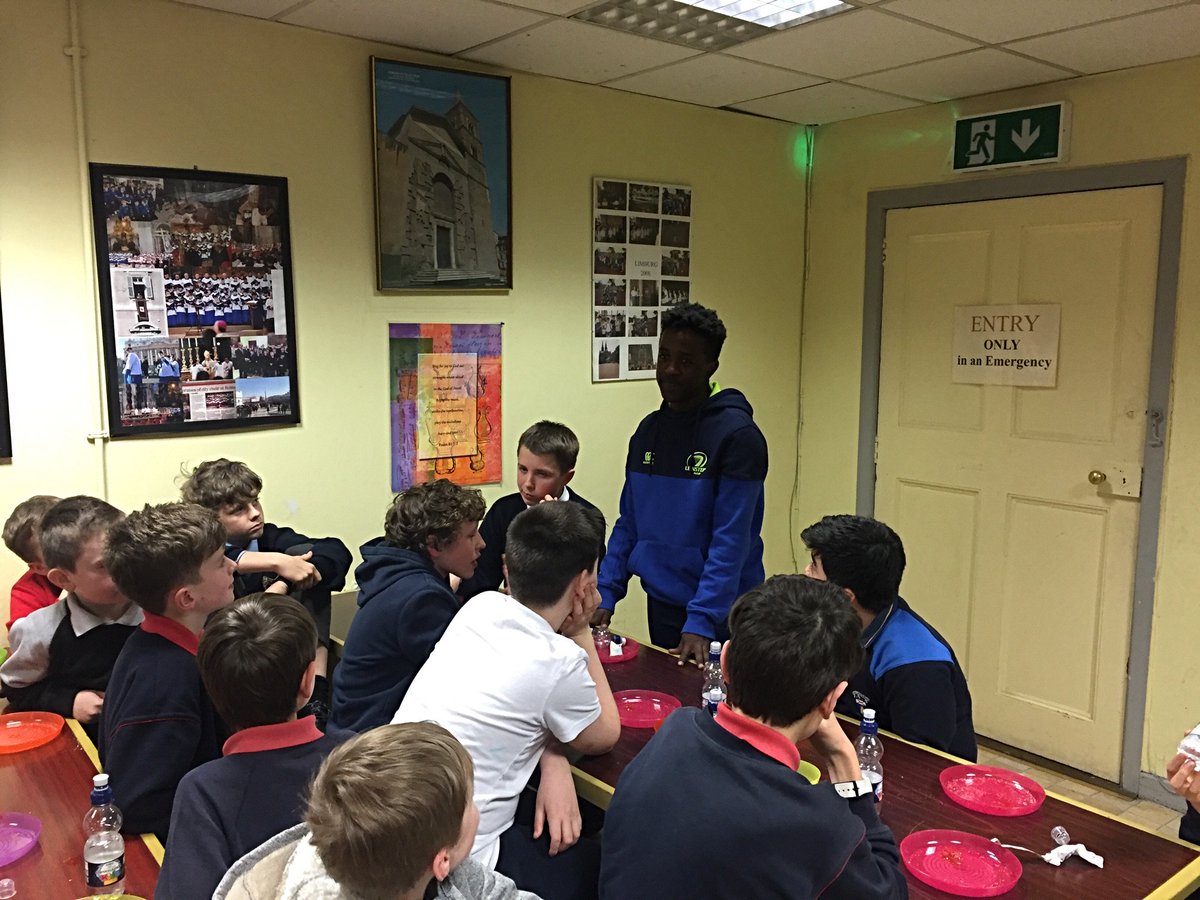 PalestrinaChoir's tweet photo. Globe-trotters: 3 Choristers telling their peers about their travels after Christmas: one was in Ethiopia, one was in Australia and one was in China. And all back at choir today! #international #travel #ThreeContinents #SeeingTheWorld @Germainecarlos1 @BlanaidMurphy https://t.co/KeOM0mVFTF
